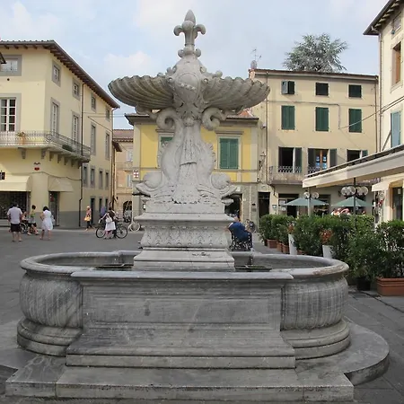 Homestay La Stagione Dell'arte Camaiore