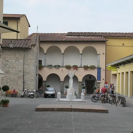 La Stagione Dell'arte Homestay Camaiore